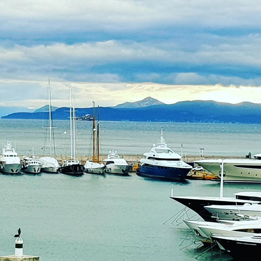 Piraeus Seaview Appartment Esterno foto